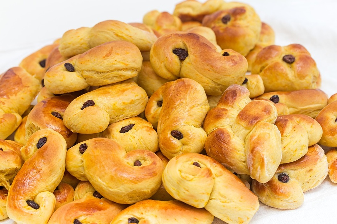 Lussebullar – recept och historia bakom Sveriges älskade luciabröd